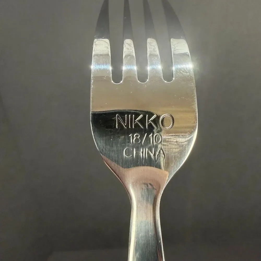 Nikko Happy Holidays Christmas 18/10 Stainless Steel Flatware 20 Pieces